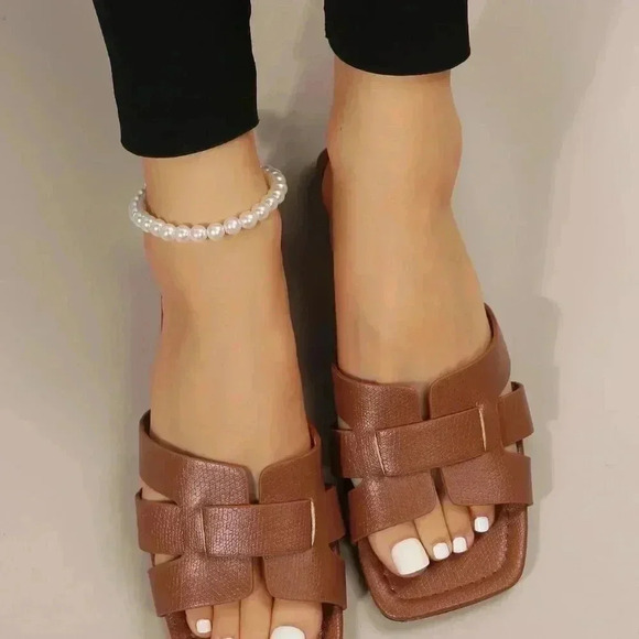 Brown Elegant Women's Snakeskin Embossed Cut Out Slide Sandals - Picture 2 of 7